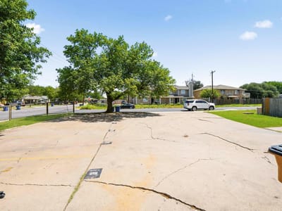 Property photo 5 at 8201 Riverstone DR - Colony Meadows Sec 01, Austin, TX