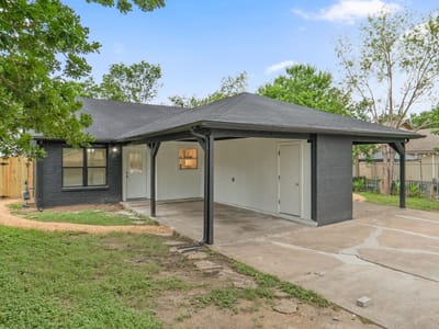Living area at 8203 Colony Loop DR - Lakeside Hills Ph 03-A, Austin, TX