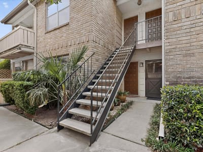 Primary bedroom at 8210 Bent Tree RD Unit #104 - 2 bed 1 bath home