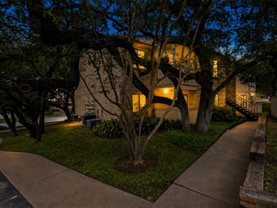 Primary bedroom at 8210 Bent Tree RD Unit #235 - 1 bed 1 bath home