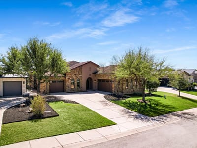Living area at 8225 Carranzo DR - 3 bed 3 bath home