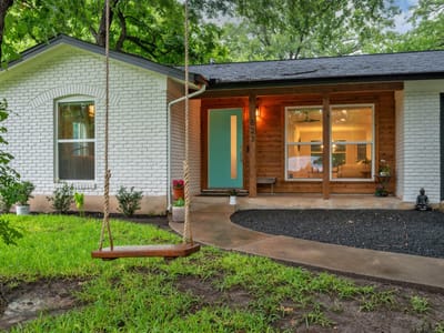 Kitchen at 823 Walnut Creek DR - 3 bed 2 bath home