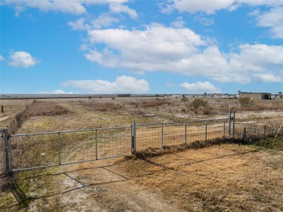 Primary bedroom at 824 County Road 451 - T601LLLI - SCO Abstracts, Vacant Land, Coupland, TX