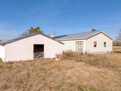 Living area at 829 State Highway 21 - 5 bed 2 bath home