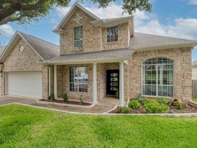 Living area at 8302 Sunburst PKWY - 5 bed 4 bath home