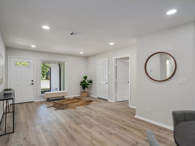 Property photo 5 at 8303 Briarwood LN - 4 bed 2 bath home