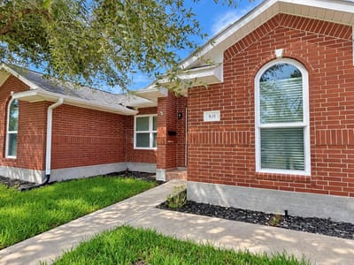 Photo 3 - 831 Whispering Oaks Drive Photo 3 of 39 at 831 Whispering Oaks Drive - 3 bed 2 bath home