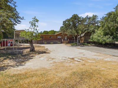 Property photo 3 at 833 Nelson DR - 3 bed 2 bath home