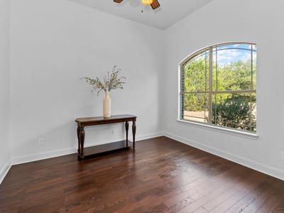 Property photo 5 at 833 Pinnacle PKWY - 3 bed 2 bath home