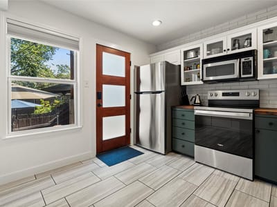 Property photo 4 at 835 E Oltorf ST - 2 bed 1 bath home