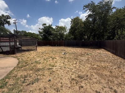 Property photo 2 at 839 Neans DR - 7 bed 4 bath home