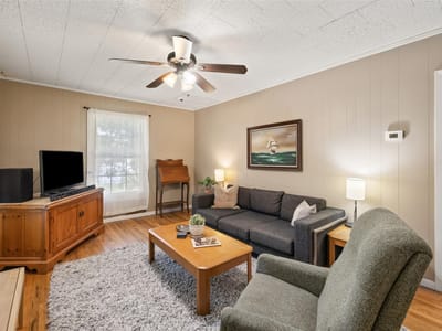 Property photo 4 at 839 W 6th ST - 1 bed 1 bath home