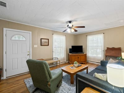 Property photo 5 at 839 W 6th ST - 1 bed 1 bath home
