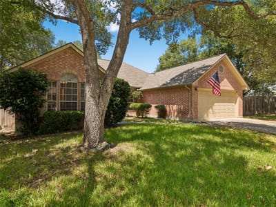 Property photo 2 at 841 Dimrock - 3 bed 2 bath home