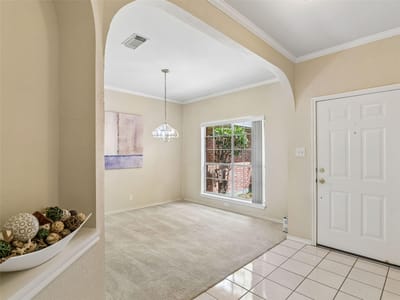 Property photo 5 at 841 Dimrock - 3 bed 2 bath home