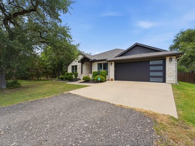 Property photo 3 at 8410 Fm 2484 - 5 bed 3 bath home