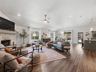 Property photo 4 at 8410 Fm 2484 - 5 bed 3 bath home
