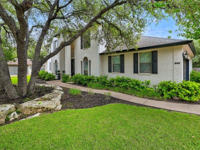 Photo 2 of 33 at 842 Sunfish ST - 4 bed 2 bath home