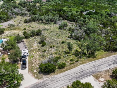 Living area at 847 Hilltop RDG - Summit Ph 7, New Braunfels, TX