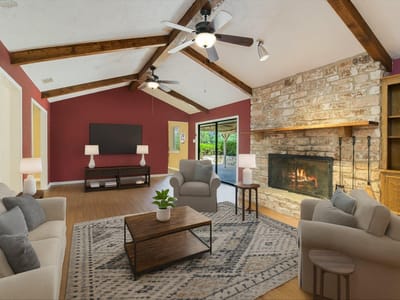 Living area at 85 Brookhollow Dr - 4 bed 3 bath home
