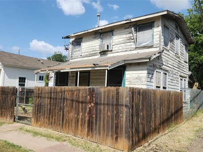 Living area at 85 Navasota St - 3 bed 2 bath home