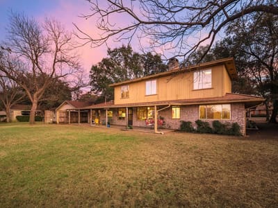 Photo 3 - 8500 Emerald Hill Dr Photo 3 of 40 at 8500 Emerald Hill Dr - 4 bed 3 bath home