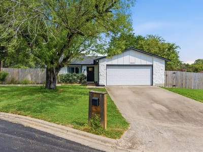 Property photo 3 at 8500 Kearsarge CV - 3 bed 2 bath home