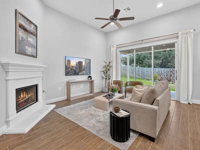Photo 5 of 39 at 8505 Moccasin PATH - 3 bed 2 bath home