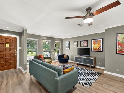 Living area at 8507 Shenandoah DR - 3 bed 2 bath home
