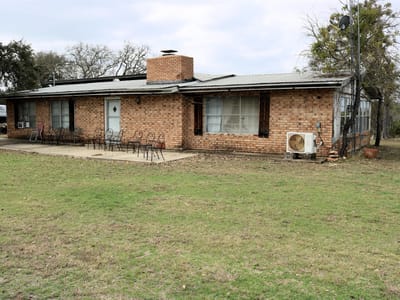 Property photo 4 at 8520 Brewer LN - 2 bed 1 bath home
