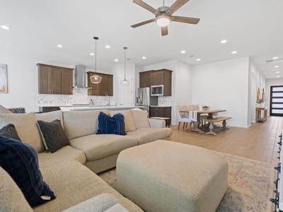 Property photo 5 at 857 Whitetail DR - 3 bed 2 bath home
