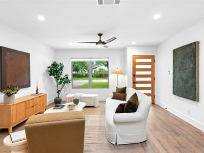 Living area at 8601 Winding WALK - 3 bed 2 bath home