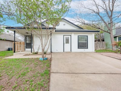 Living area at 8610 Croydon LOOP - 3 bed 2 bath home