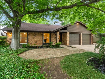 Living area at 8610 Melshire DR - 3 bed 3 bath home