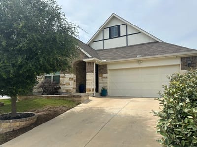 Living area at 862 Leadtree LOOP - 3 bed 2 bath home