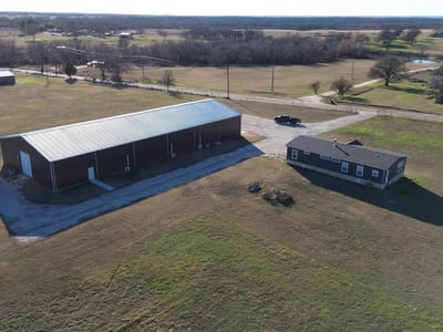 Living area at 865 County Road 446 Rd - A2230, Rockdale, TX