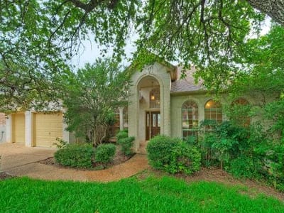 Living area at 8703 Bluegrass DR - 4 bed 3 bath home