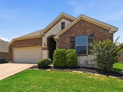 Living area at 877 Hot Spring VLY - 3 bed 2 bath home