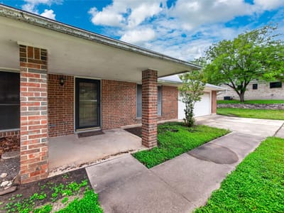 Kitchen at 8804 El Rey BLVD - 4 bed 2 bath home