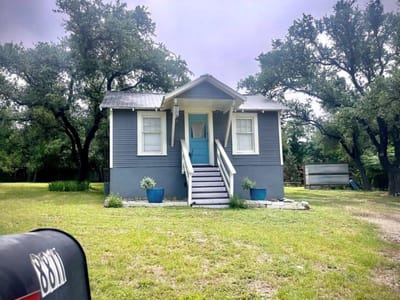 Photo 3 of 20 at 8811 High Valley RD - 2 bed 1 bath home