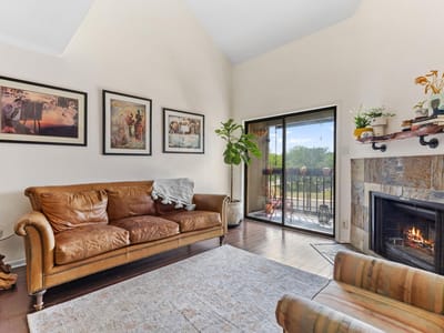 Living area at 8888 Tallwood DR Unit #2307 - 1 bed 1 bath home