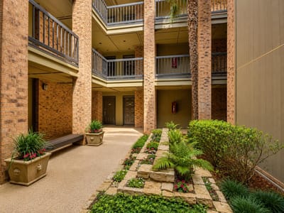 Living area at 8888 Tallwood DR Unit #3105 - 1 bed 1 bath home