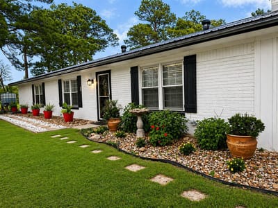 Living area at 890 Highway 21 - 3 bed 2 bath home
