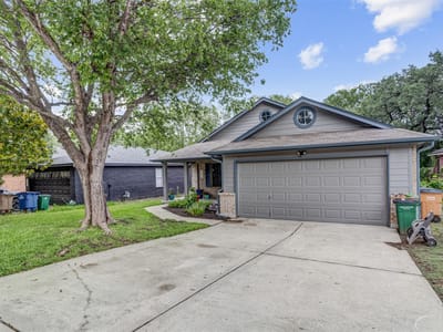Living area at 8917 Kimono Ridge DR - 3 bed 2 bath home