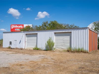 Photo 4 of 18 at 8956 N Us Highway 183 - Lockhart, Lockhart, TX