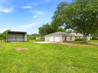 Living area at 900 County Road 474 - 3 bed 2 bath home