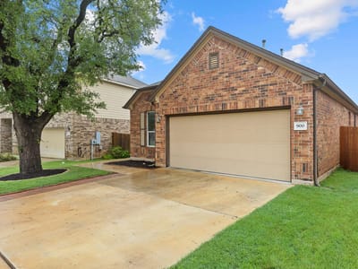 Living area at 900 Crown Anchor BND - 4 bed 2 bath home