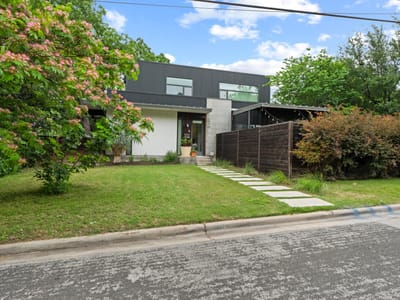 Property photo 2 at 900 Karen Ave Unit #A - 3 bed 3 bath home