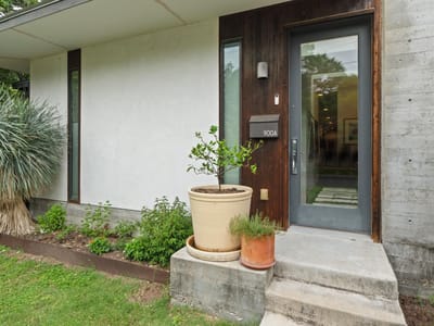 Property photo 3 at 900 Karen Ave Unit #A - 3 bed 3 bath home