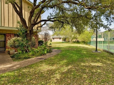 Property photo 2 at 900 W Village LN - 3 bed 2 bath home